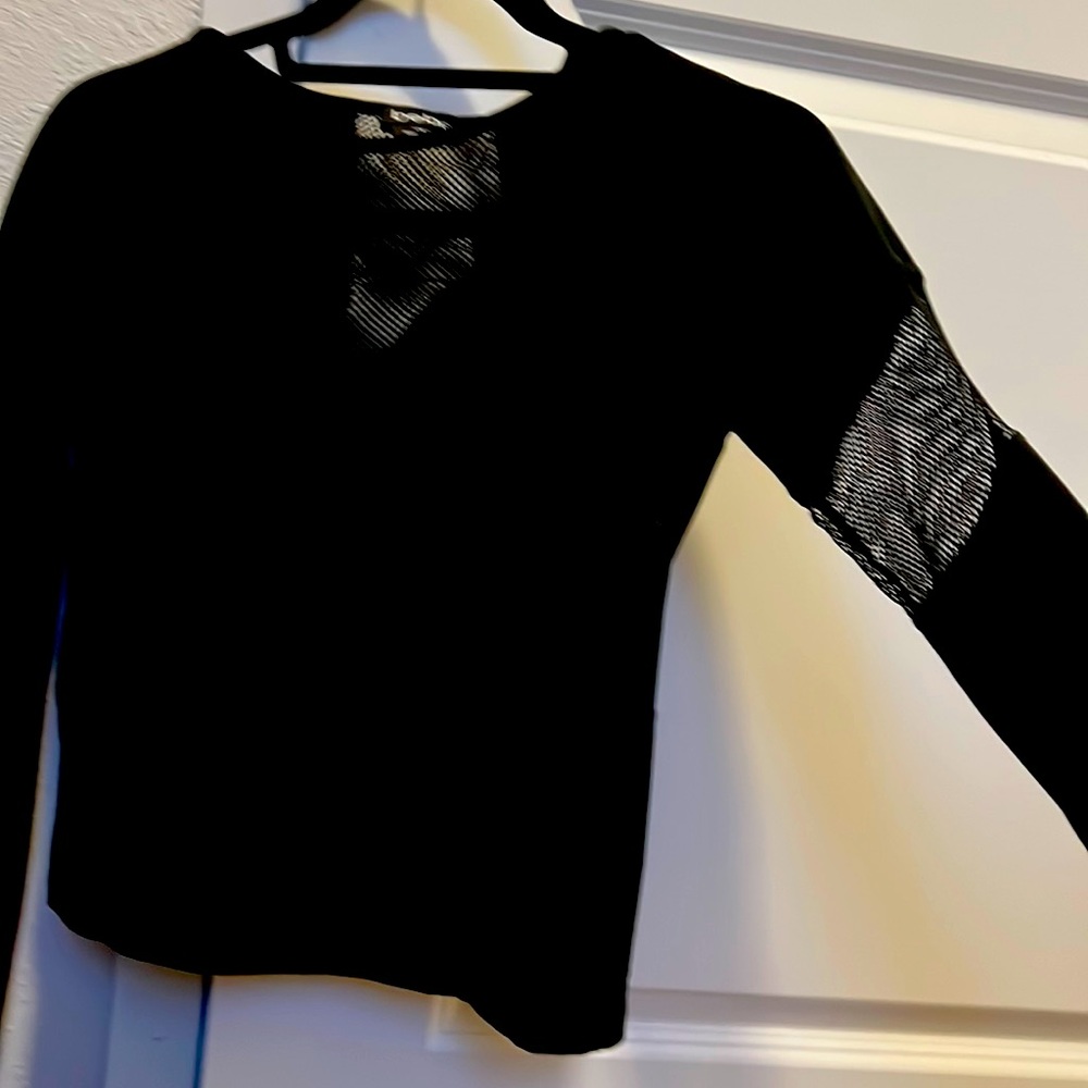Bebe long sleeved top
